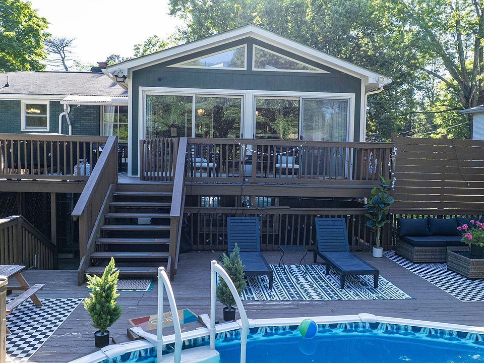 1st image of 216 Roberta Dr