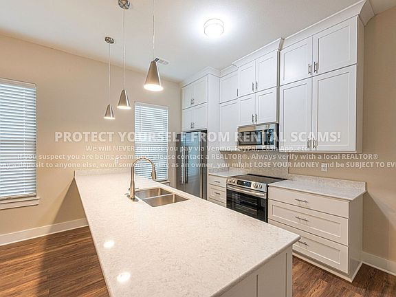 5th image of 874 S Hill Ave #101