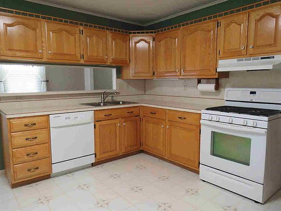 2nd image of 429 Wilshire Dr