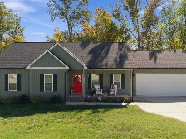 103 Hazy Ln, Thomasville, NC 27360