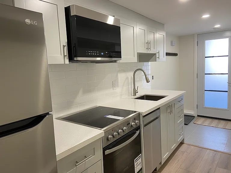671 Crawford St #BASEMENT — Photo 5