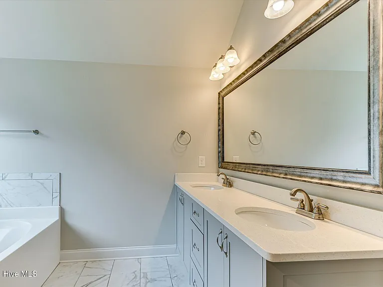 5055 Huntley Trl — Photo 26