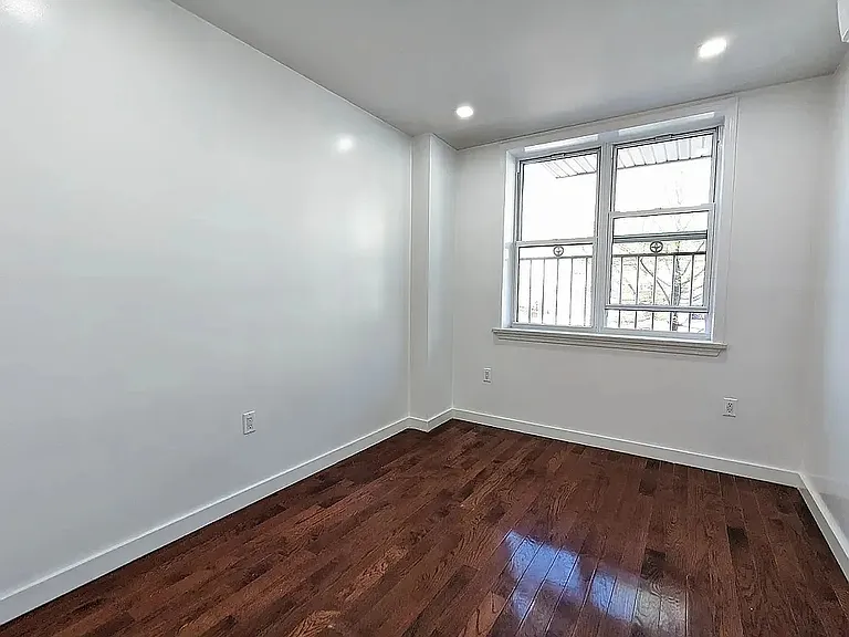 362 48th St #4A — Photo 8