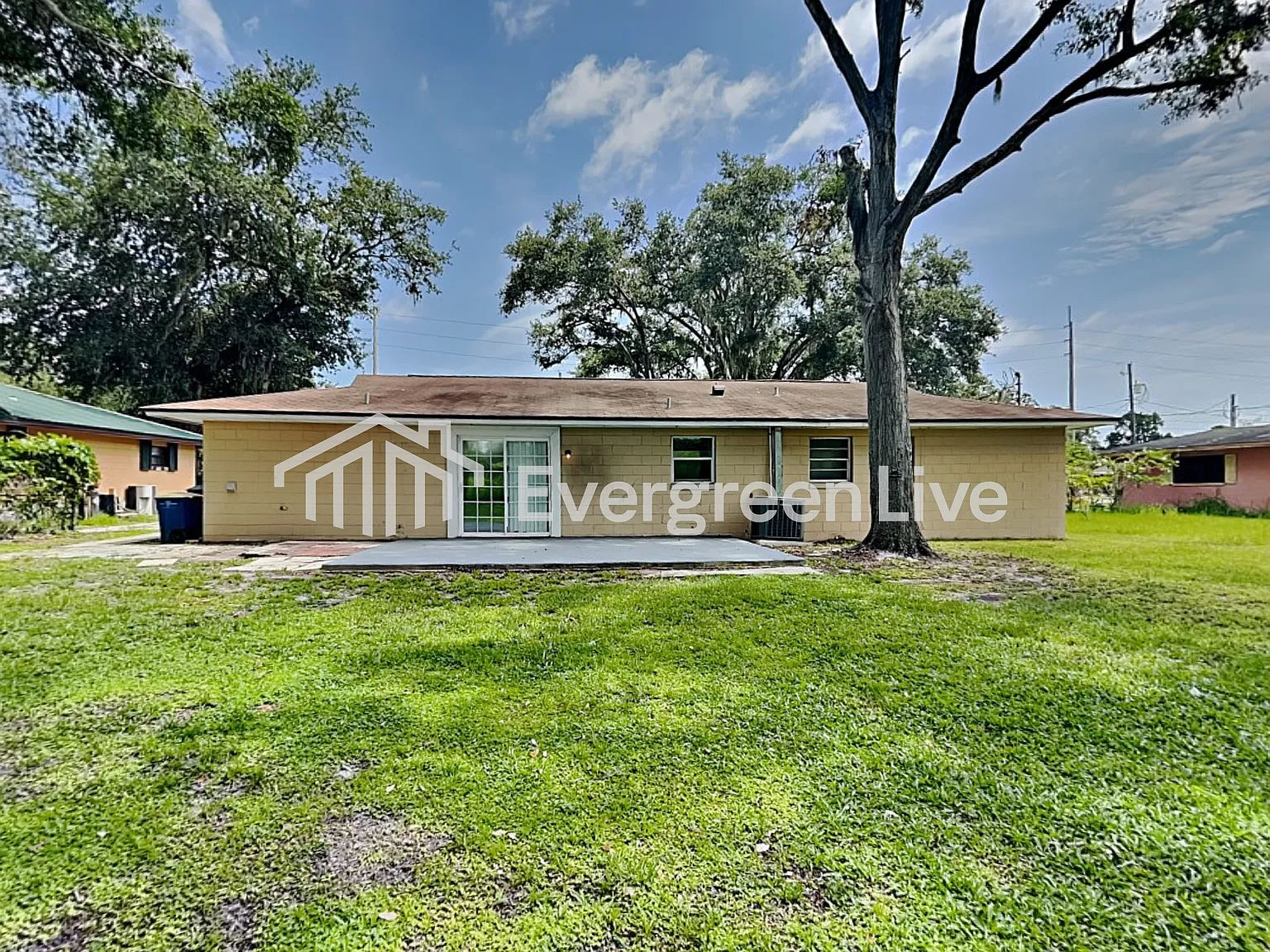 3 bed, 2.0 bath, 1333 sqft, $1,595 — Photo 2