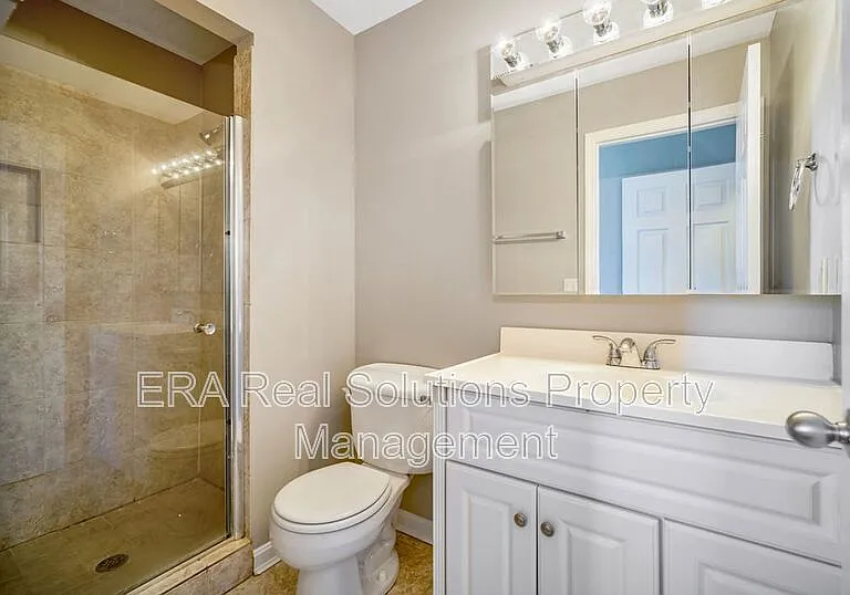 2132 Gilbert Ave #A — Photo 8
