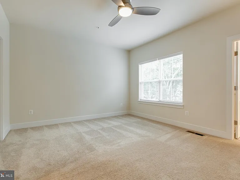 2546 Buckthorn Dr — Photo 26