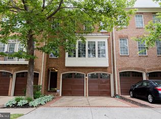 114 Herndon Mill Cir, Herndon, VA 20170