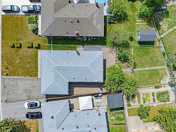 4th image of 20 Linthurst Ave