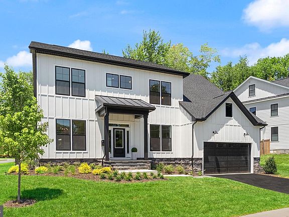 3rd image of 619 Truman Cir SW