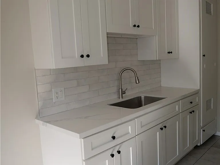 513 E Walnut St #513C — Photo 13