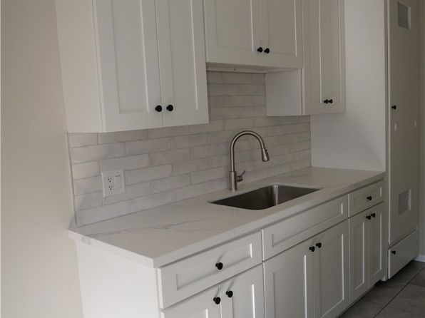 513 E Walnut St APT C