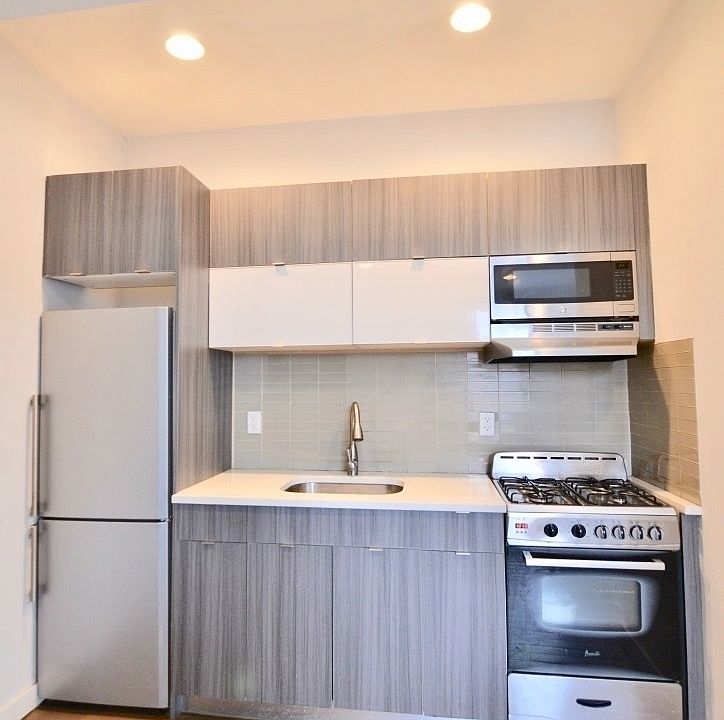 2nd image of 321 Eldert St #L4