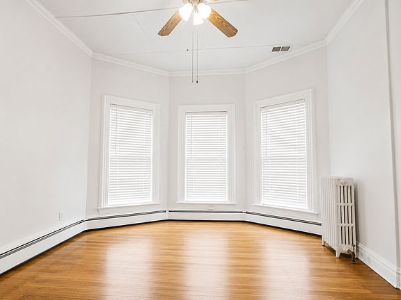 5th image of 1103 5th St SE #2