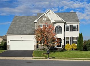 6 Bethpage Dr, Mechanicsburg, PA 17050