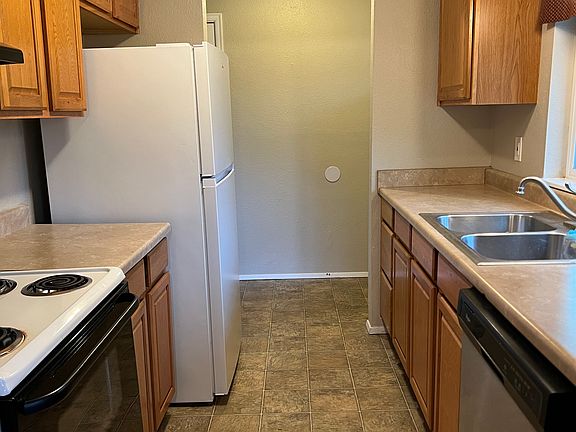 4th image of 3735 Westland Ct SE