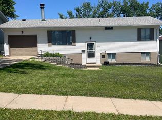 14172 N St, Omaha, NE 68137
