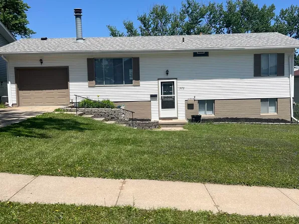 14172 N St, Omaha, NE 68137