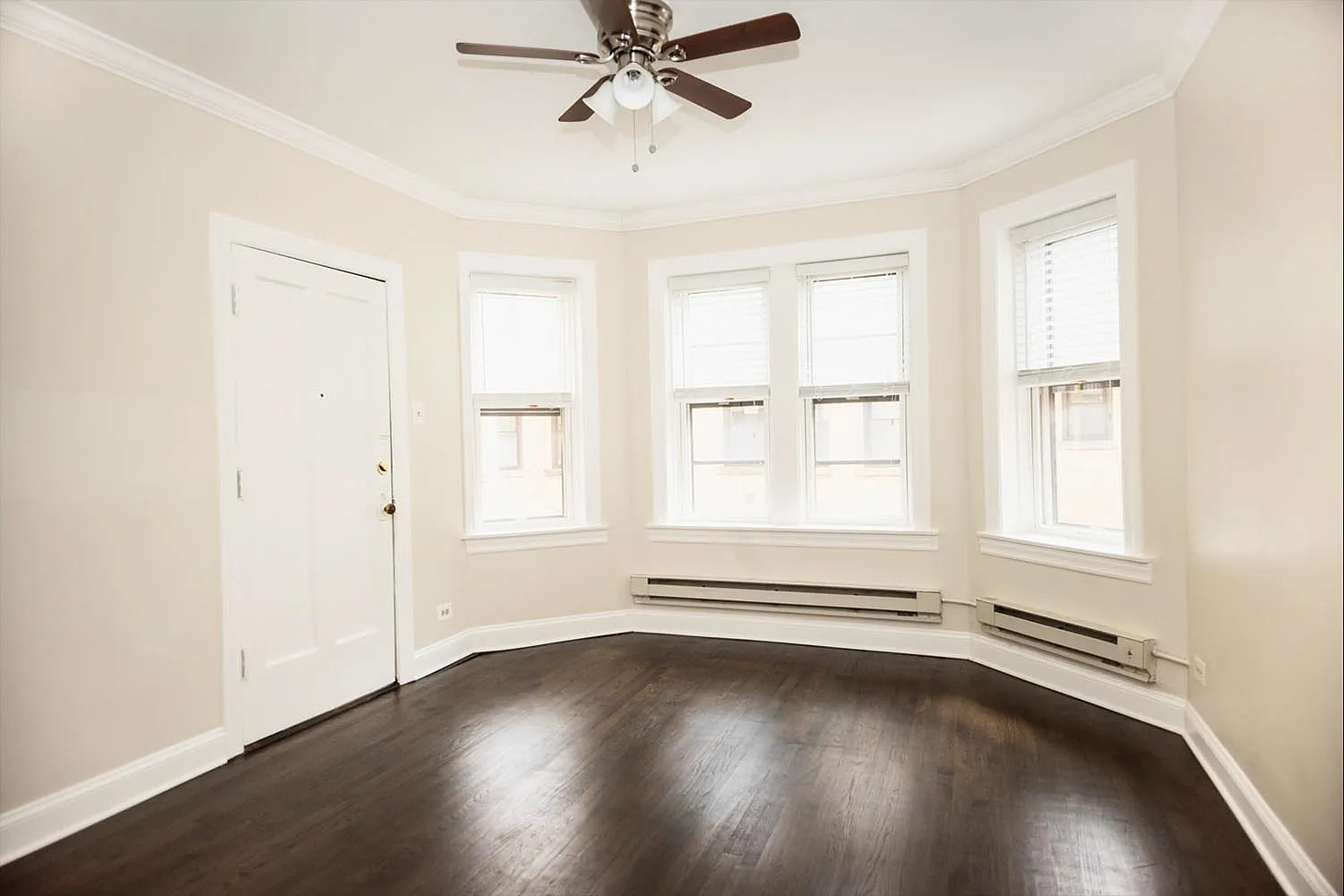 Studio, 500 sqft, $1,745 — Photo 3