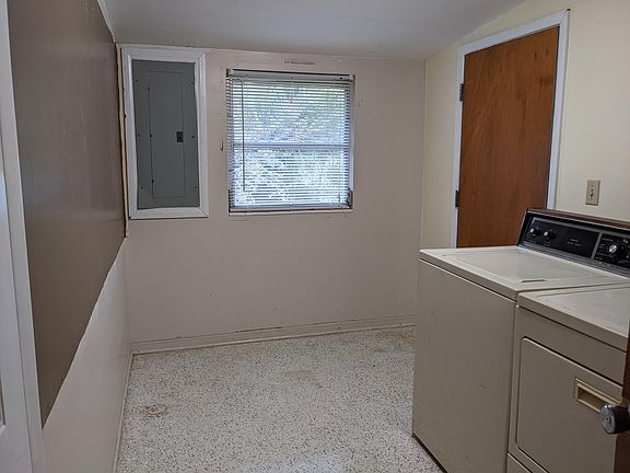 5th image of 454 S Hibiscus Ave
