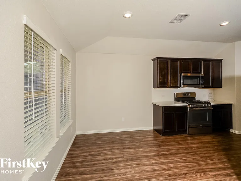 145 Cedar Canyon Dr — Photo 3