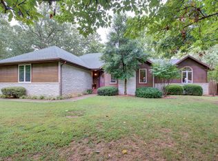 1116 Glen Oaks Dr, Nixa, MO 65714