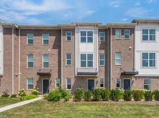 1058 E Oakton St, Des Plaines, IL 60018