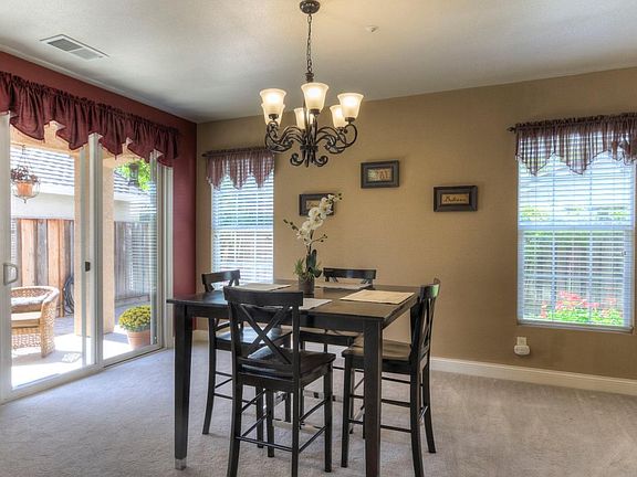 5th image of 60 Canterbury Pl