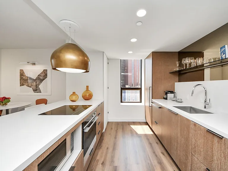 1300 Lamar St #T3 — Photo 4