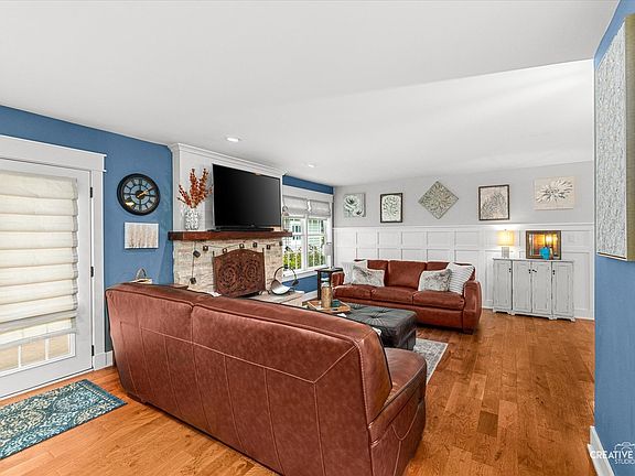 4th image of 215 Chasse Cir