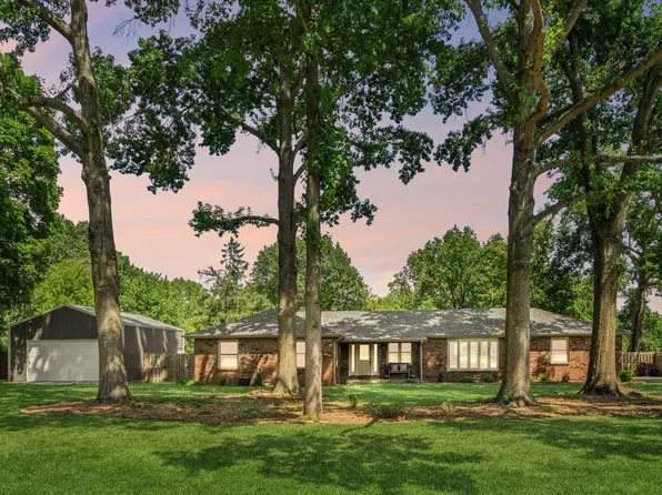 5820 S Meadowlark Lane, Springfield, MO 65810