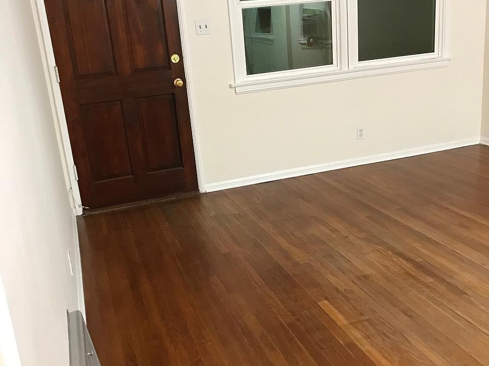 Living room is 12x14