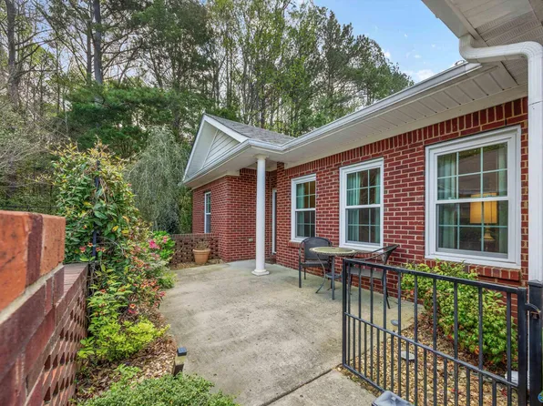 96 Valley Way Cir, Huntsville, AL 35802