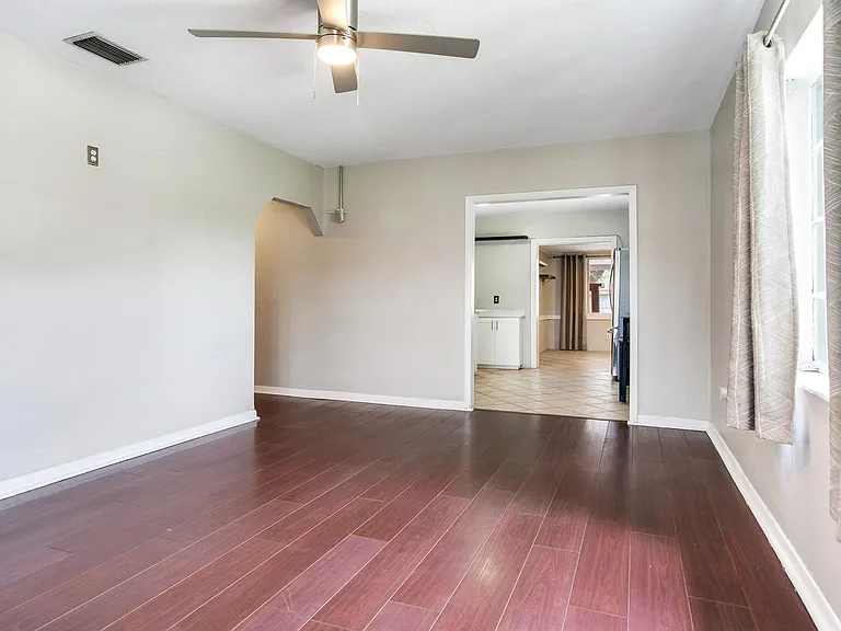 2514 W Gray St — Photo 6