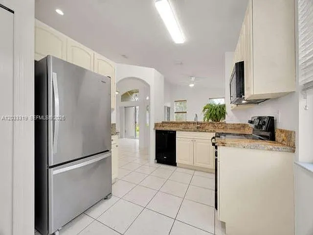 18322 SW 94th Ct — Photo 6