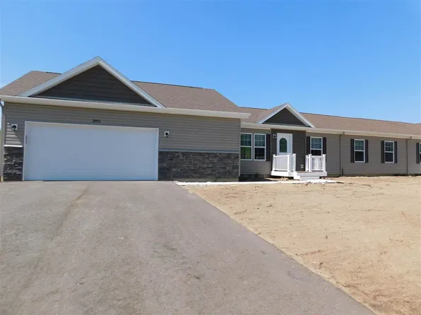 3956 Leslie Ln, Petoskey, MI 49770