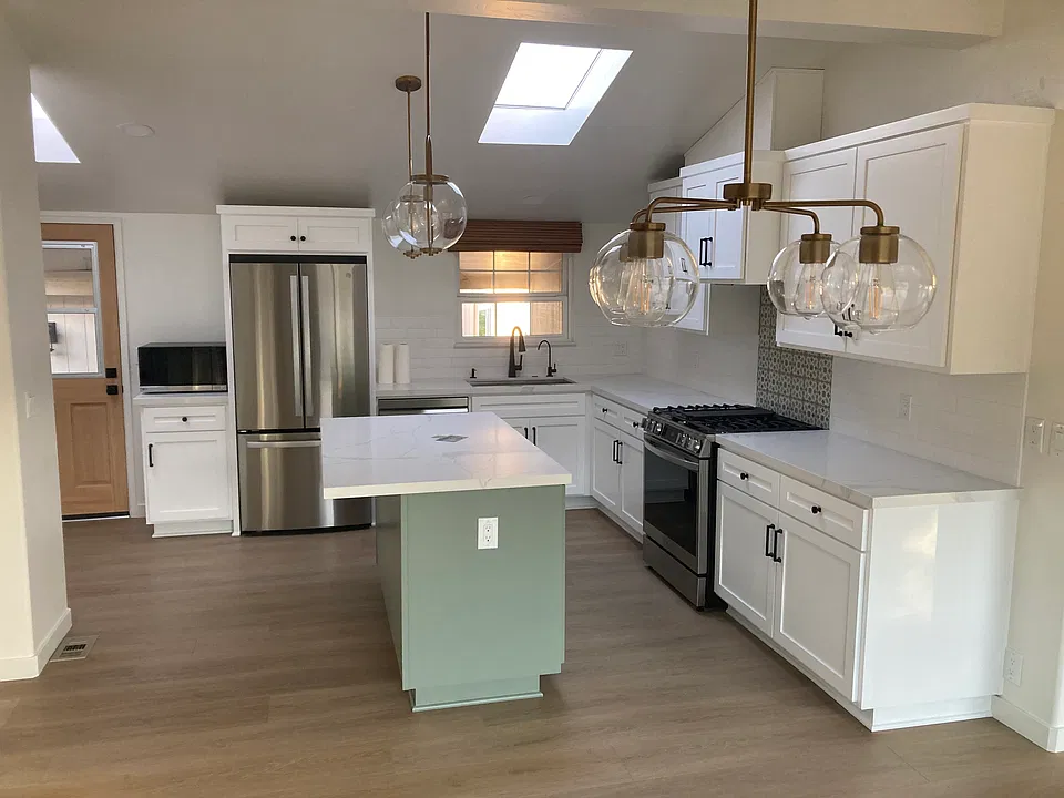 155 Riverview Dr