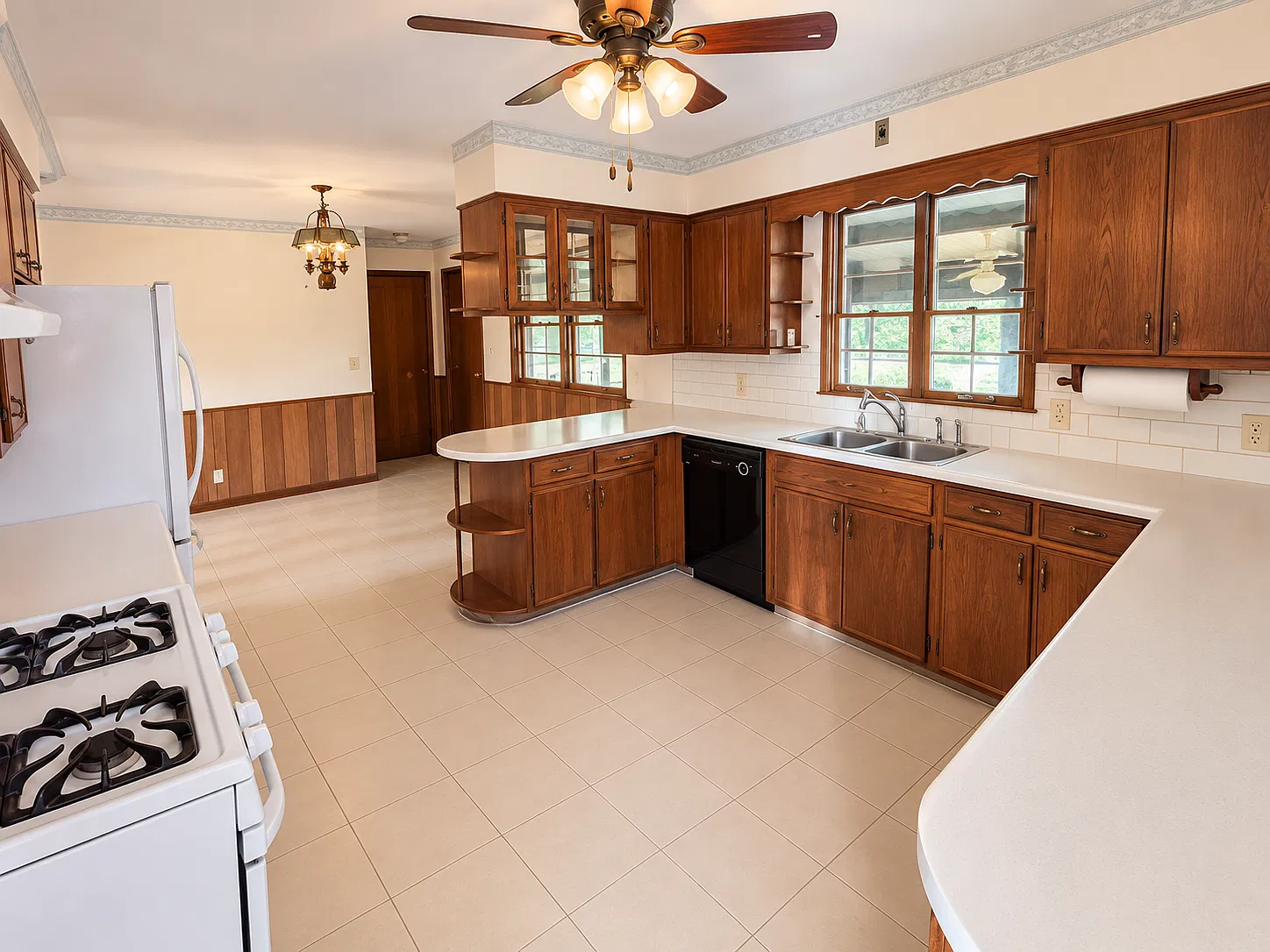 3 bed, 2119 sqft, $2,500 — Photo 3