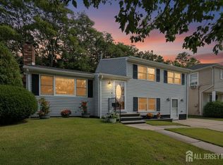 84 Albert Dr, Parlin, NJ