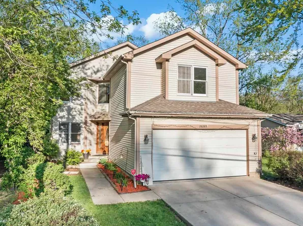 26285 N Willow Ave, Mundelein, IL 60060