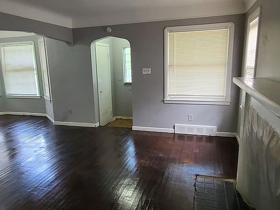 3rd image of 15082 Troester St