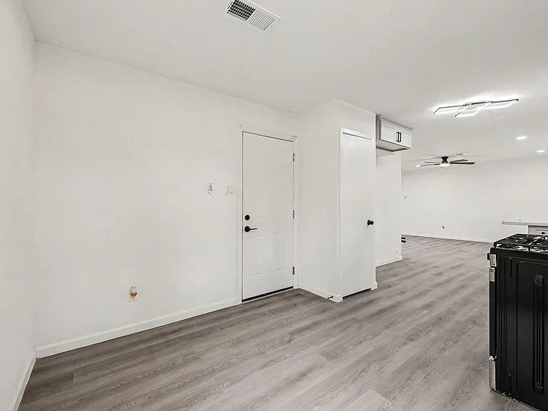 7607 Grape St — Photo 25