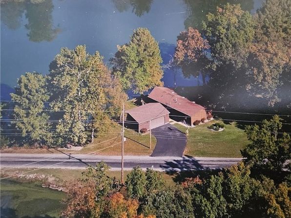631 Community Beach Rd, Centralia, IL 62801