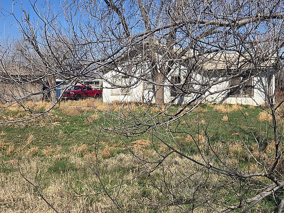 2nd image of 109 W Crockett Ave