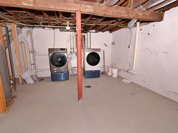 34 Hilliard Avenue image 27 of 33