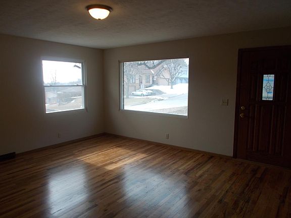 3rd image of 6249 S 42nd St