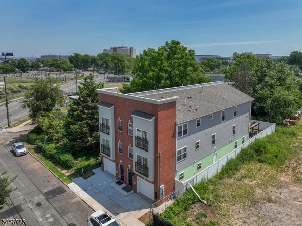 34 Garibaldi Ave, Newark City, NJ 07114