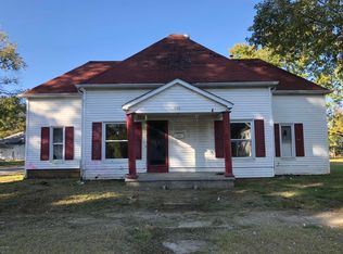 728 Madison St, Eldorado, IL 62930