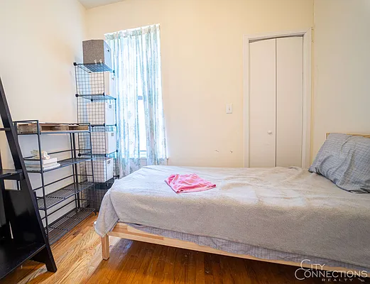 Rented by City Connections Realty | media 9