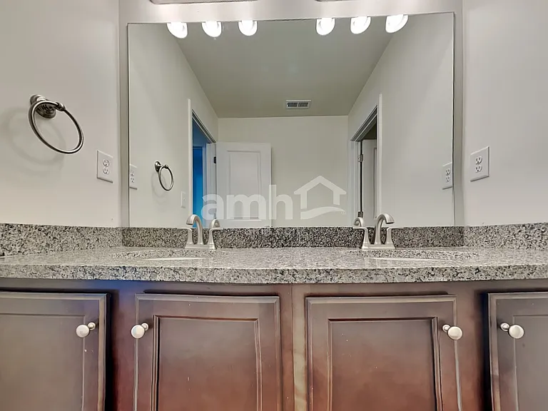 602 Lake Vista Ct — Photo 21