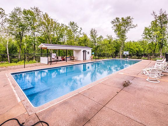 3rd image of 10571 Miller Dr
